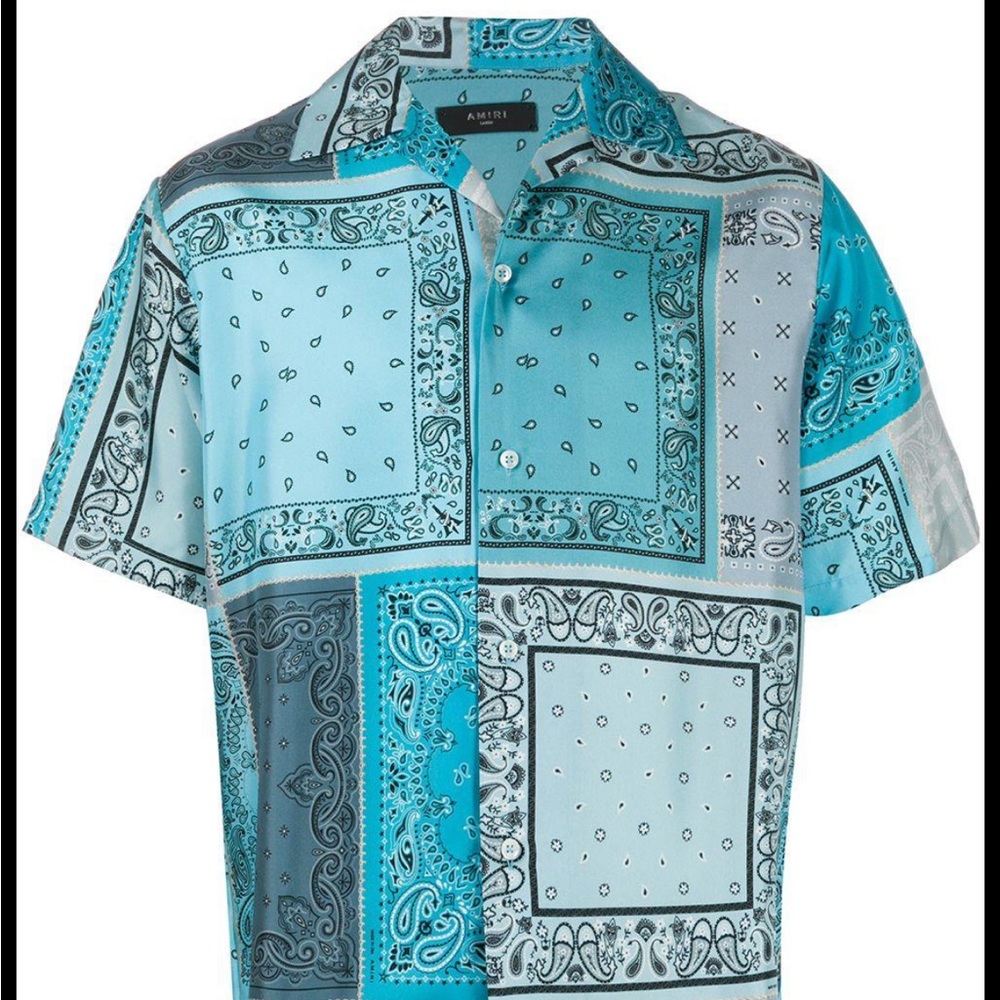 Blue bandanna shirt I only worn it twice in great condition it’s ready for you